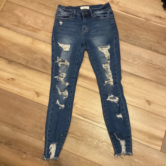 Denim - Distressed jeans